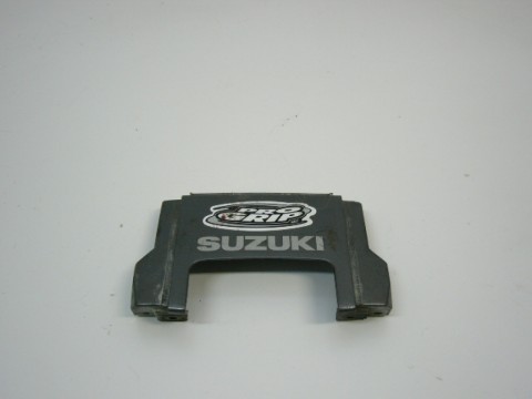 SUZUKI Plast podsedadlový - středový - TV 250 Wolf (92)