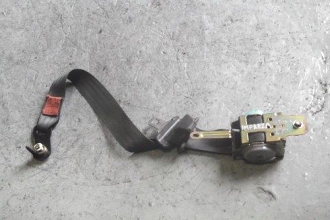 levý přední bezpečnostní pás na Subaru Impreza