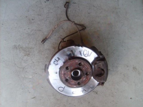 pravá predná otoč na vw volkswagen golf 4 1,6i 16V, náboj kola,