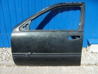 levé přední dveře na nissan maxima qx