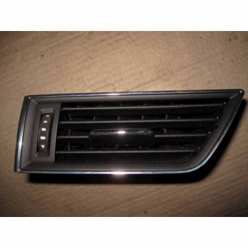 výdech ventilace levý ŠKODA Superb III 3V0  3V0819701C