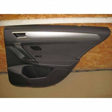 tapecírunk dveří pravý zadní VW Golf Sportsvan 510  517867212L