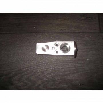 expanzní ventil VAG  5Q0816679B