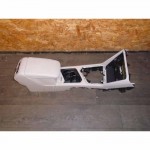 <strong>středový</strong> tunel + <strong>výdechy</strong> ventilace + kožená <strong>loketní</strong> opěrka VW Tiguan Allspace 5NN