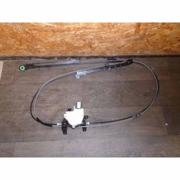 pohon zakrytí zavazadlového prostoru - pro roletu do kufru AUDI Q7 4M0  4M0863560