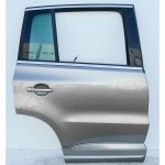 <strong>dveře</strong> <strong>zadní</strong> pravé <strong>VW</strong> Tiguan 5N0 lift  5N0833312B - lehce poškozené