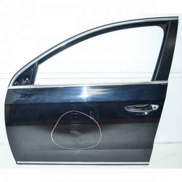 dveře přední levé VW Passat B7 3AA  3AA831055 - poškozené, chybí kryt zámku (Holé)