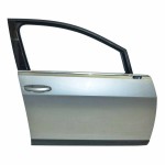 dveře přední pravé VW Golf VII 5G0 Alltrack  5G4831056AN/AQ/AR/AS - poškozené (Holé)