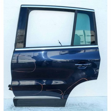 dveře zadní levé VW Tiguan 5N0 lift  5N0833311B - poškrábaný lak