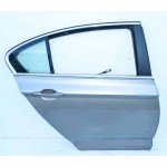 dveře zadní pravé - kompletní VW Passat B8 3G0 sedan - poškrábaný lak (Holé)