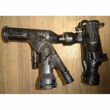 komora termostatu VW Golf VII 5G0 lift 2,0 TDi 81 KW  04L121026AF  04L121111Q