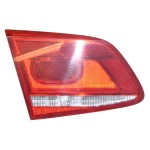 lampa zadní levá - vnitřní do pátých dveří VW Passat B7 3AA sedan  3AE945093J - poškozená