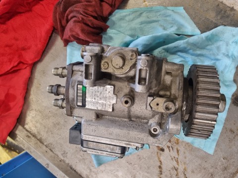 Vstřikovací čerpadlo 2.5tdi 132kw