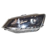 světlomet přední levý - halogenový s čočkou LED ŠKODA Fabia III 6V0 6V1941015B - poškozený