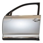 dveře přední levé VW Touareg 7LA 7L6  7L0831055L - poškozené (Holé)