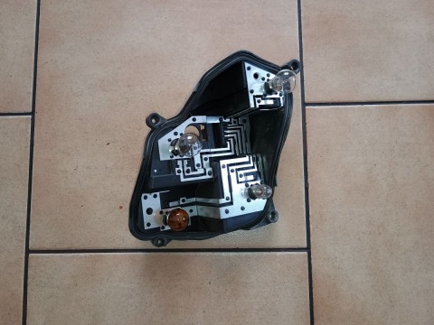 PATICE NA ŽÁROVKY, PEUGEOT 301 LEVÁ ZADNÍ OD-12