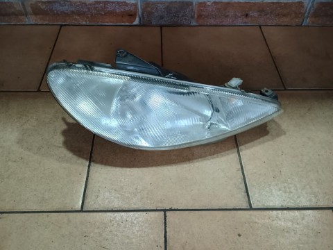 PŘEDNÍ SVĚTLO PRAVÉ, PEUGEOT 206 DO-02