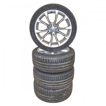 AUDI A5 8T0 lift sada kol s pneu 245/40 R18 8,5Jx18H2 ET29  8T0601025CA  8Z8