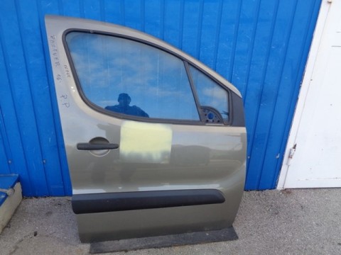 pravé přední dveře na peugeot partner III,