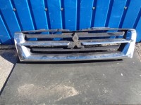 přední maska na mitsubishi pajero III, MR387981