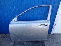 levé přední dveře na subaru legacy