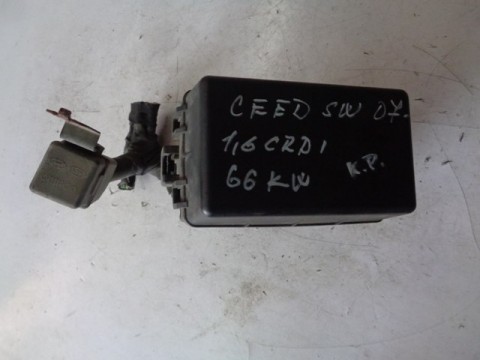 pojistková skříňka na kiu ceed I, 1,6crdi,