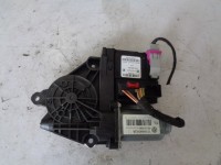 pravý přední motorek stahování okna na škodu octávii II, 5K0959792