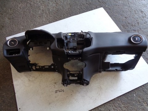 přístrojová deska na ford fiestu mk7, airbag,
