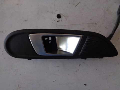 pravá přední vnitřní klika na ford fiestu mk7,