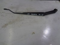 levé přední ramínko stěrače na suzuki celerio,