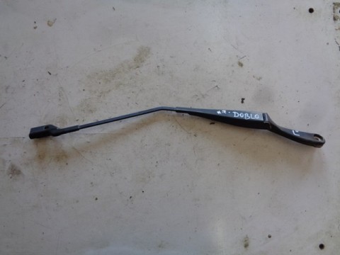 levé přední ramínko stěrače na fiat doblo II,