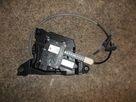 ELEKTRICKÁ RUČNÍ BRZDA, PEUGEOT 3008 9673094880, 0204706357