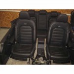 interiér - kůže, <strong>středový</strong> tunel, <strong>loketní</strong> opěrka, panely sloupků <strong>VW</strong> Golf VII 5G0 R-line HB