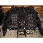 interiér - přední sedadla vyhřívaná, středový tunel, loketní opěrka VW Golf VII 5G0 HB