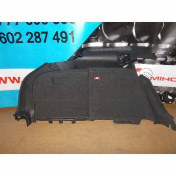výplň kufru levá AUDI A4 8K0 combi  8K9863879D  YEJ