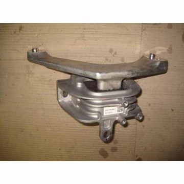 silentblok motoru VW Passat B8 3G0 hybrid  5Q0199262S