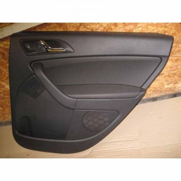 tapecírunk dveří pravý zadní ŠKODA Yeti lift 5L0