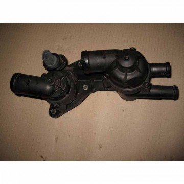 skříň termoregulátoru VW ŠKODA AUDI SEAT 03C121026AC  03C121121D  03C121118D