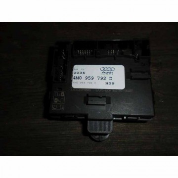 řídící jednotka dveří přední pravá AUDI A4 8W0  4M0959792D  4M0959792G