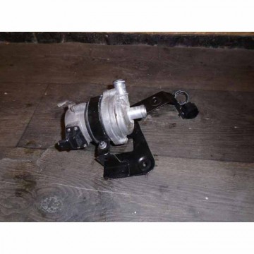čerpadlo vodní + držák AUDI A4 8W0 2,0 TDi DEU  4H0965567  8W0145896A  8W0145896C