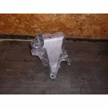 držák motoru VW Touran 5T1 2016-> 1,2 TSi CYV  04C199207AD