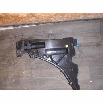 nádobka ostřikovačů AUDI A4 8W0  8W0955451J