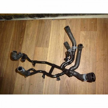 trubka + hadice vodní AUDI A4 8W0 2,0 TDi 140 KW  04L122157BS  04L121157S  4L0121157T