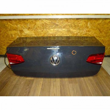 víko kufru VW Passat B8 3G0 sedan  3G5827025A - lehce poškozené