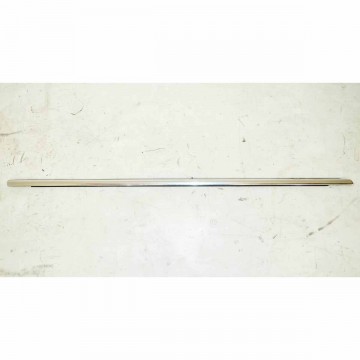 těsnění dveří pravé přední + chromová lišta VW Passat B6 3C0 B7 3AA  3C4837476/B/C/D  7Z7