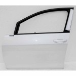 dveře přední <strong>levé</strong> VW <strong>Golf</strong> VII 5G0 lift  5G4831055AS - poškrábaný lak (Holé)