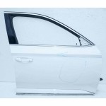 dveře přední pravé ŠKODA Superb III 3V0 - poškozené (Holé)