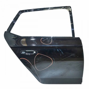 dveře zadní pravé - holé ŠKODA Fabia III 6V0 (lift) HB  6V6833312  6V6833052/A - poškozené