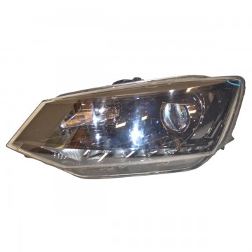 světlomet přední levý - halogenový s čočkou LED ŠKODA Fabia III 6V0 6V1941015B - poškozené