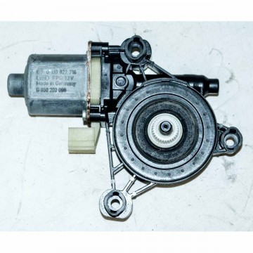 motorek stahování oken zadní pravý VAG  5Q0959802A